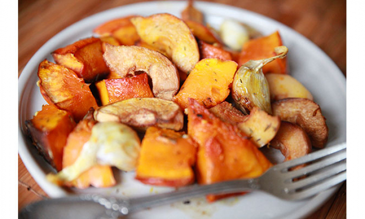 Potimarron et coings rôtis à l’ail