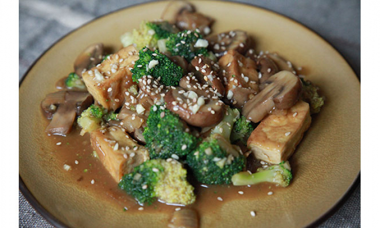 Poêlée de tofu, champignon et brocolis