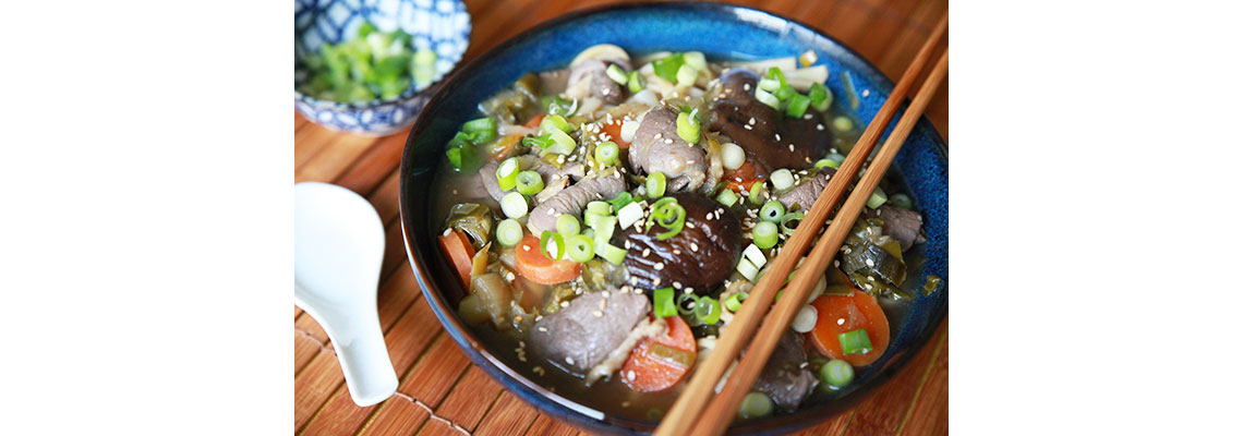 Soupe de nouilles udon, canard et shiitaké