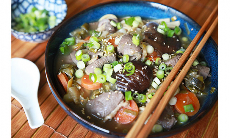 Soupe de nouilles udon, canard et shiitaké